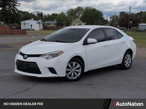 White 2014 Toyota Corolla LE