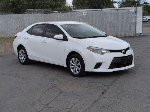 White 2014 Toyota Corolla LE