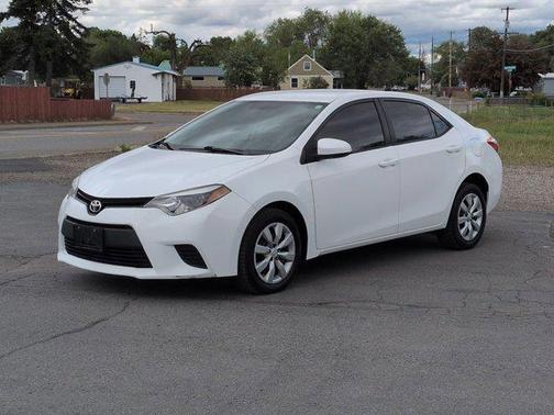 White 2014 Toyota Corolla LE