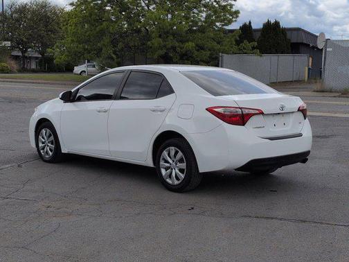 White 2014 Toyota Corolla LE
