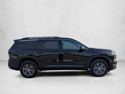 Mosaic Black Metallic 2026 Chevrolet Traverse LT