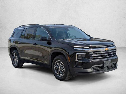 Mosaic Black Metallic 2026 Chevrolet Traverse LT