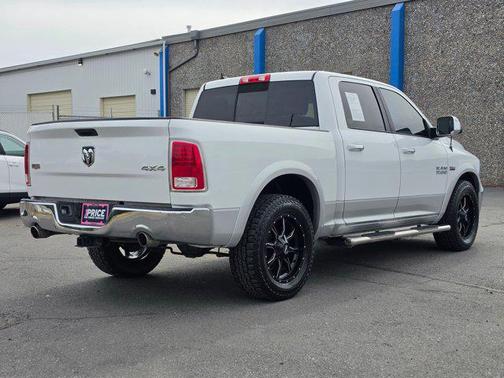 Bright White Clearcoat 2016 RAM 1500 Laramie