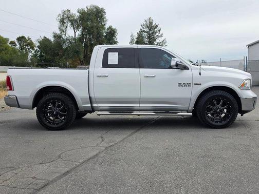 Bright White Clearcoat 2016 RAM 1500 Laramie