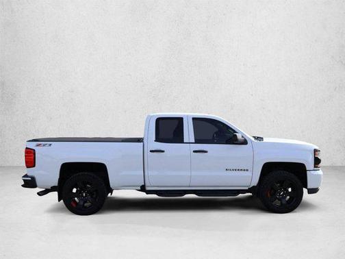 Summit White 2017 Chevrolet Silverado 1500 2LT