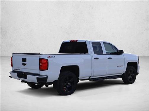 Summit White 2017 Chevrolet Silverado 1500 2LT