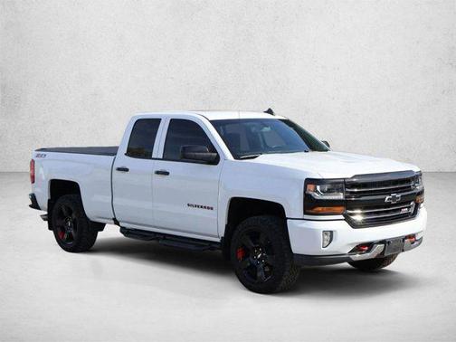 Summit White 2017 Chevrolet Silverado 1500 2LT