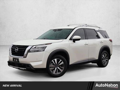 Pearl White Tricoat 2024 Nissan Pathfinder SL 4WD