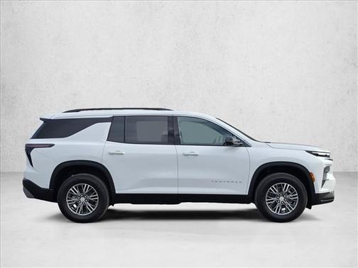 Summit White 2026 Chevrolet Traverse LT