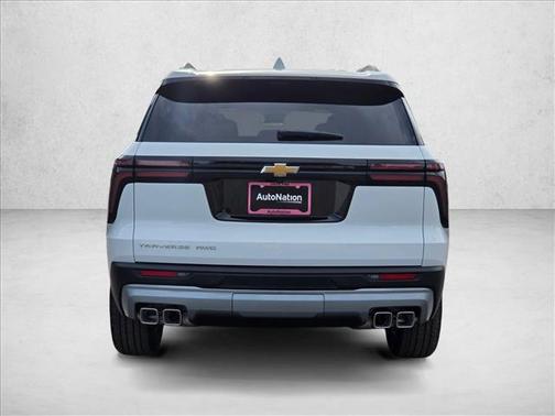 Summit White 2026 Chevrolet Traverse LT