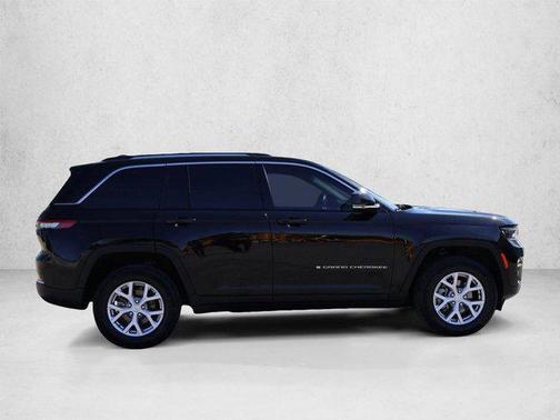 Diamond Black Crystal Pearlcoat 2022 Jeep Grand Cherokee Limited