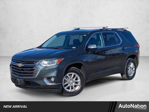 Graphite Metallic 2019 Chevrolet Traverse LT Cloth