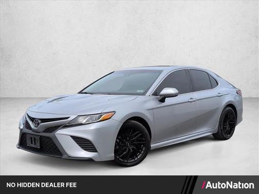 Celestial Silver Metallic 2019 Toyota Camry SE