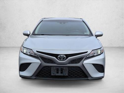 Celestial Silver Metallic 2019 Toyota Camry SE