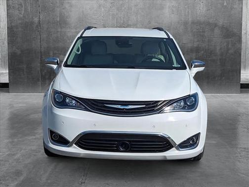 2018 Chrysler Pacifica Hybrid Limited