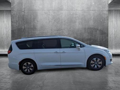 2018 Chrysler Pacifica Hybrid Limited