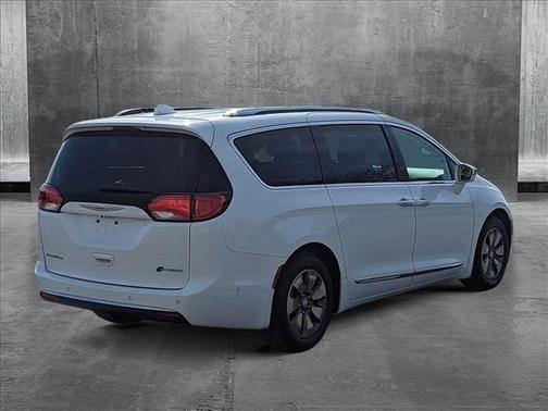 2018 Chrysler Pacifica Hybrid Limited