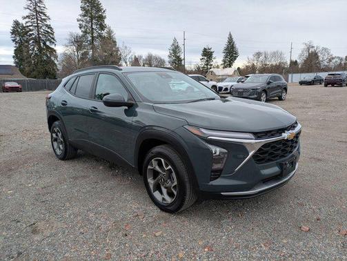 2025 Chevrolet Trax LT