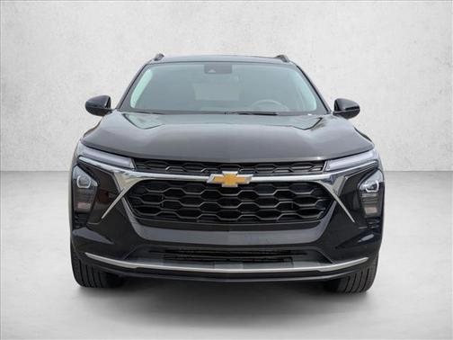 Mosaic Black Metallic 2025 Chevrolet Trax LT