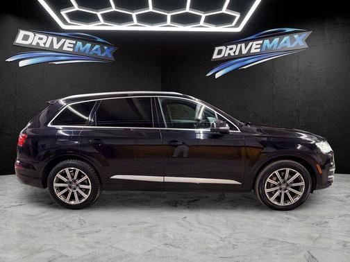 Black 2019 Audi Q7 55 Premium