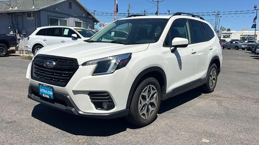 Crystal White Pearl 2022 Subaru Forester Premium