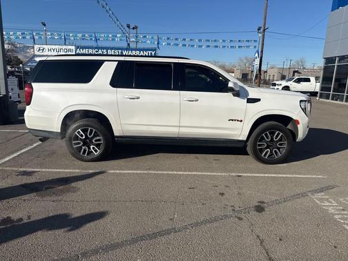 2021 GMC Yukon XL 4WD AT4