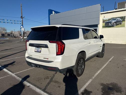 2021 GMC Yukon XL 4WD AT4