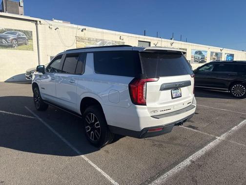 2021 GMC Yukon XL 4WD AT4
