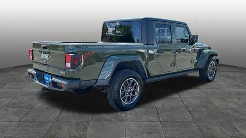 Sarge Green Clearcoat 2022 Jeep Gladiator Overland