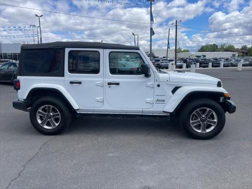 2023 Jeep Wrangler 4-Door Sahara 4x4