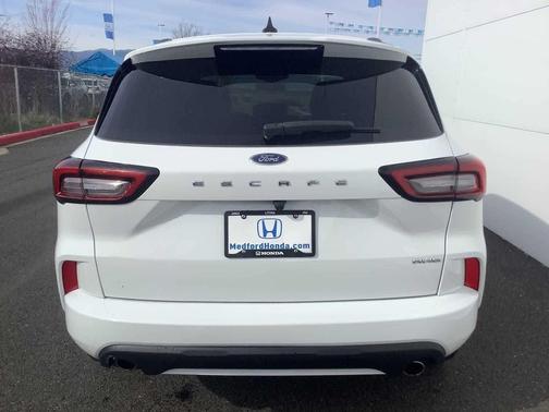 OXFORD WHITE 2023 Ford Escape ST-Line