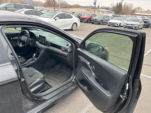 2020 Hyundai Veloster Base