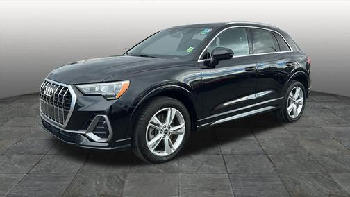 2022 Audi Q3 45 S line Premium