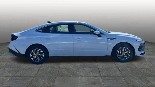 2026 Hyundai SONATA Hybrid Base