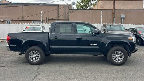 Midnight Black Metallic 2019 Toyota Tacoma SR5