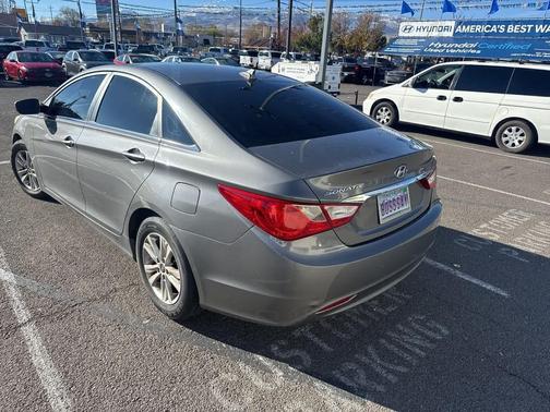 2013 Hyundai SONATA GLS