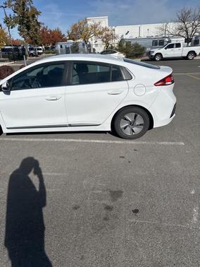 2020 Hyundai IONIQ Hybrid SE