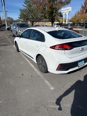 2020 Hyundai IONIQ Hybrid SE