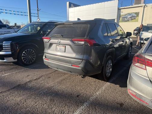 2019 Toyota RAV4 LE
