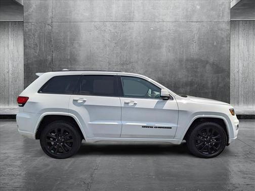 2017 Jeep Grand Cherokee Altitude