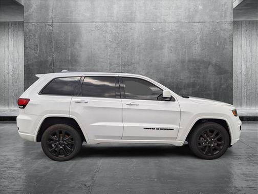 2017 Jeep Grand Cherokee Altitude