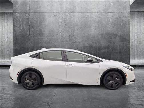 2023 Toyota Prius LE