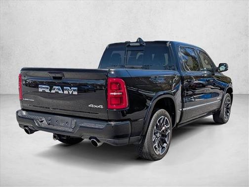 Diamond Black Crystal Pearlcoat 2025 RAM 1500 Limited