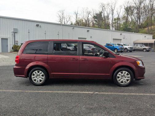 Octane Red Pearlcoat 2018 Dodge Grand Caravan SE