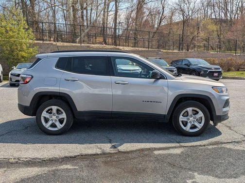 Billet Silver Metallic Clearcoat 2023 Jeep Compass Latitude