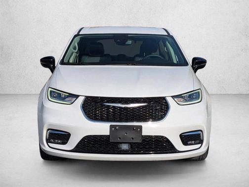 Bright White Clearcoat 2024 Chrysler Pacifica Touring L