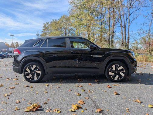 2024 Volkswagen Atlas Cross Sport 2.0T SE w/Technology 4MOTION