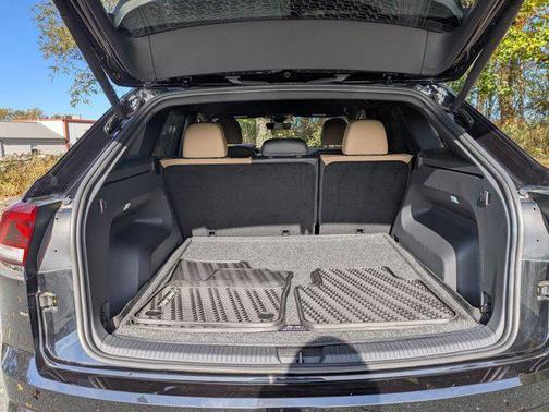 2024 Volkswagen Atlas Cross Sport 2.0T SE w/Technology 4MOTION