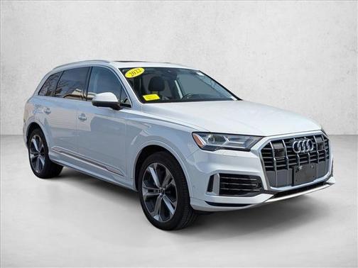 2022 Audi Q7 55 Premium Plus