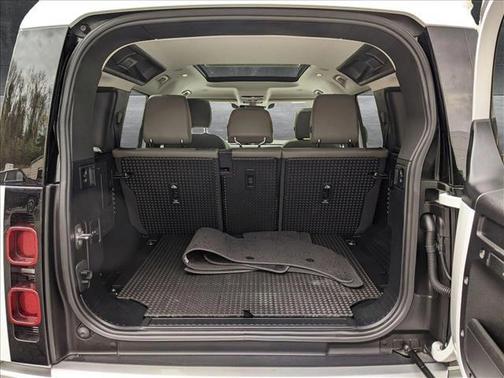 2024 Land Rover Defender 110 P300